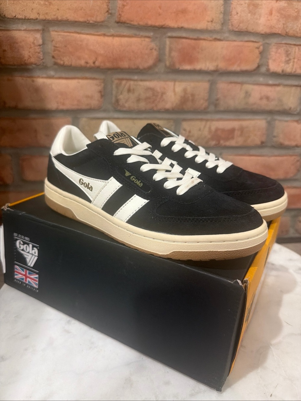 Gola Hawk Suede CLB722 Black/Off White/ Gum, Size US6